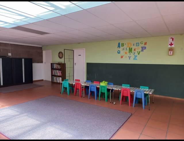 1,800M² BUSINESS CENTRE FOR SALE IN HORIZON VIEW